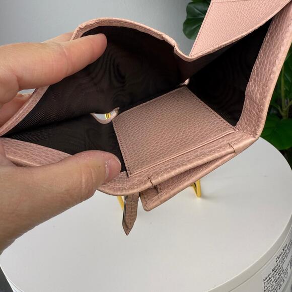 💎✨Authentic Gucci GG Marmont Logo Leather Trifold Wallet - Picture 5 of 7